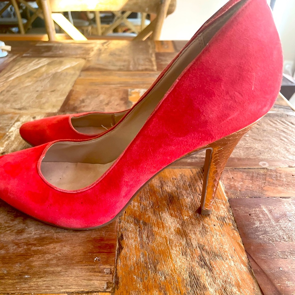 Stylish size 9 womens does.